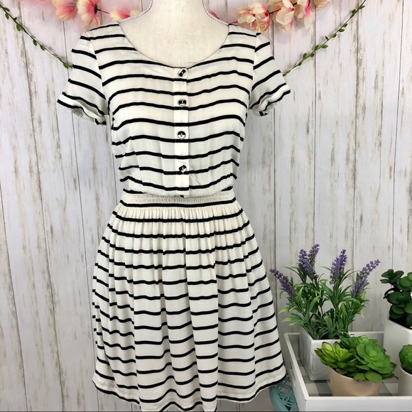 H&M Dresses & Skirts - H&M Comfy Cream Black Stripe Dress Pockets